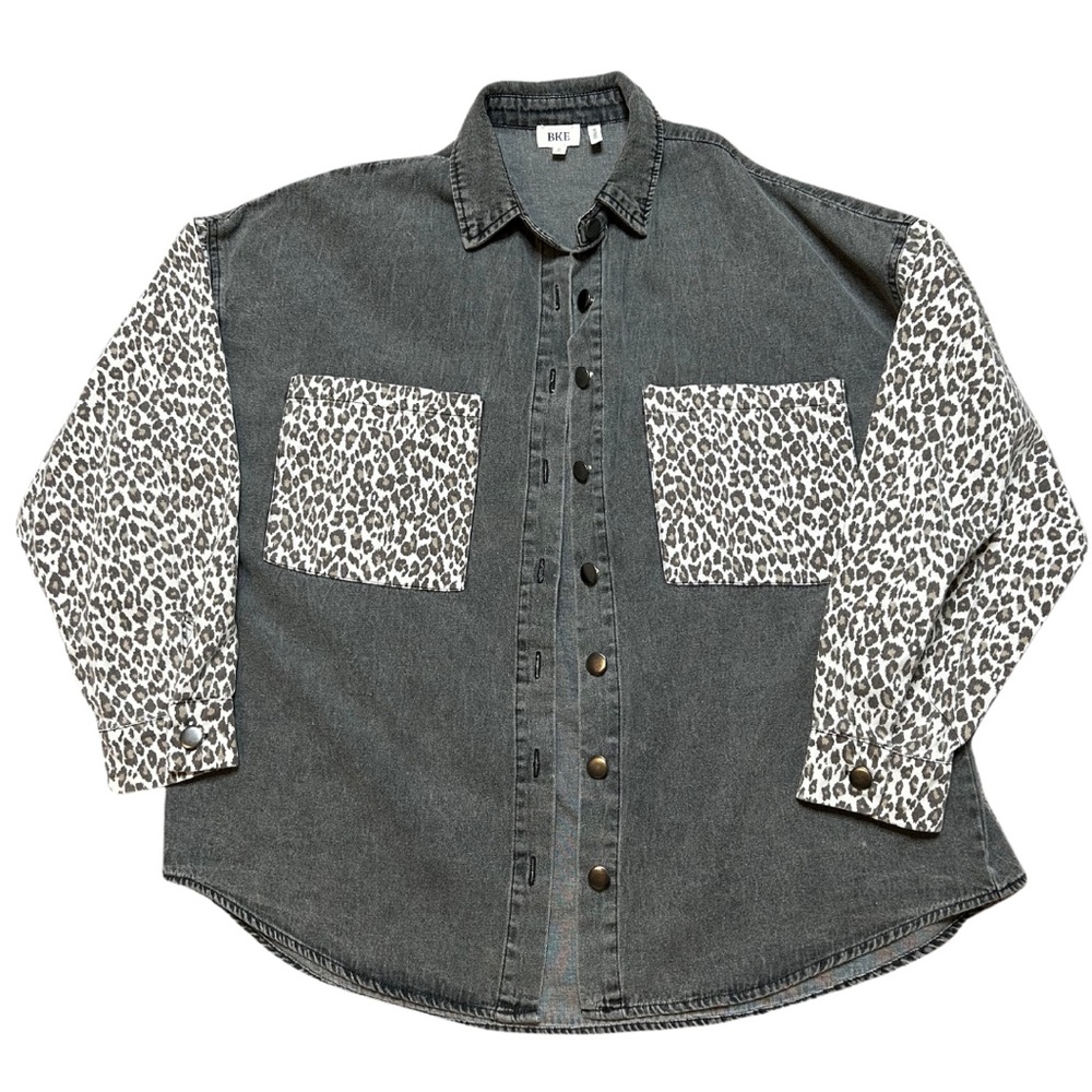 Buckle Gray and White Leopard Button Down Shirt